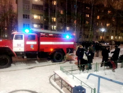 В Нижневартовске эвакуировали жильцов 5-этажного дома