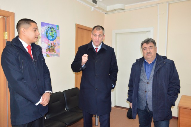 В Сургутском районе в Белом Яре открыли МФЦ для иностранных граждан