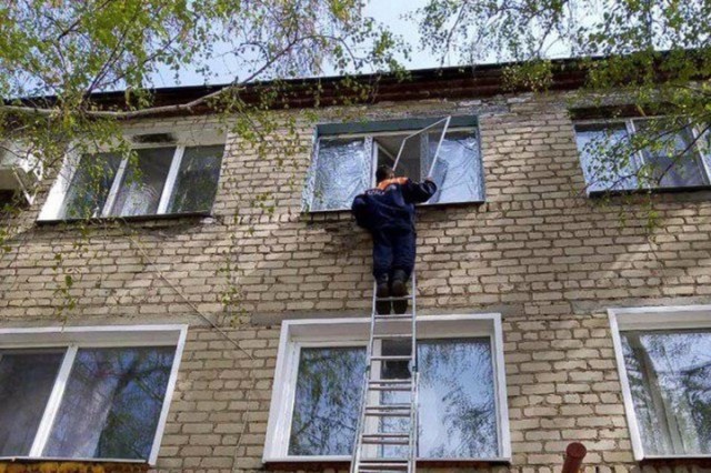 В Фёдоровском спасатели дважды штурмовали квартиры жителей