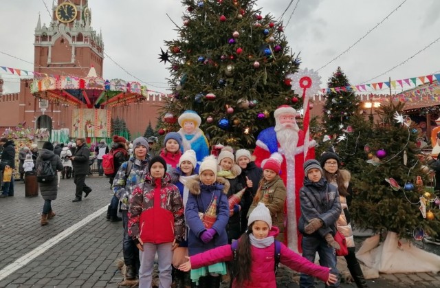 ​Дети из Сургутского района побывали на «Рождественской ёлке в Кремле»