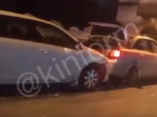 Под Сургутом в ДТП столкнулись 5 авто. Ранены дети