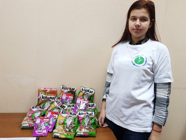 Волонтёры Сургутского района помогают бездомным животным пережить зиму