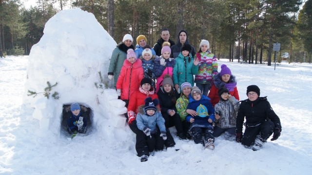 Построй снежное жилище всей семьёй: в Барсово провели соревнование