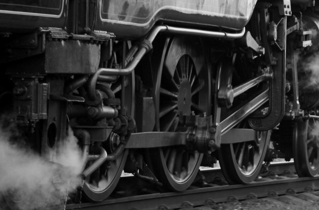 Тюменца насмерть сбил железнодорожный поезд