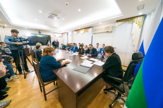 Юнкоры Югры пообщались с губернатором округа
