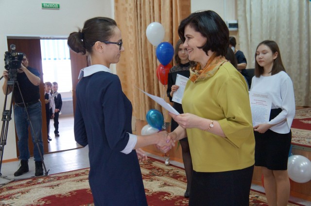Лидерами окружной предметной олимпиады стали 6 школьников из Сургутского района