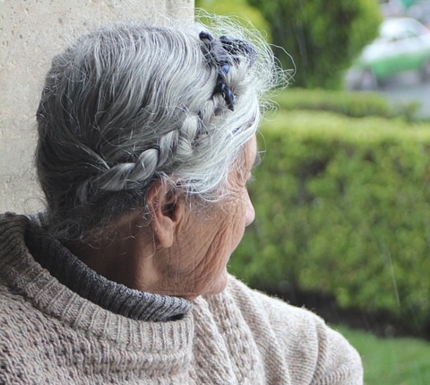 В Югре пенсионерка взяла три кредита, чтобы получить работу