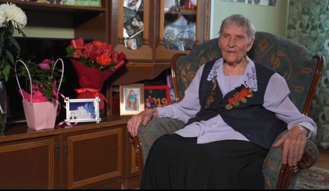 В Сургуте ветеран ВОВ Вера Рябова отметила 95-летие