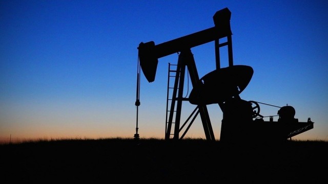Добыча нефти в Югре по итогам 2021 года выросла на 2,4 % Добыча нефти в Югре по итогам 2021 года выросла на 2,4 %