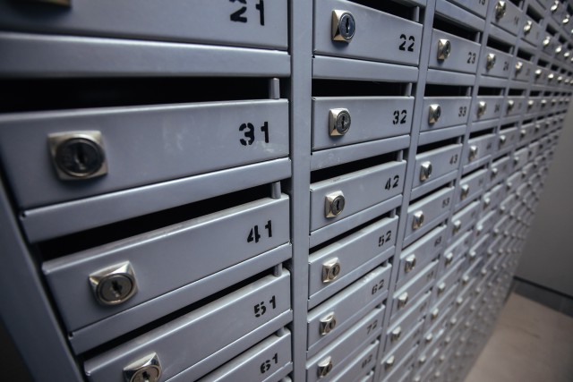 ​Власти ХМАО опровергли фейк о раздаче повесток через почтовые ящики