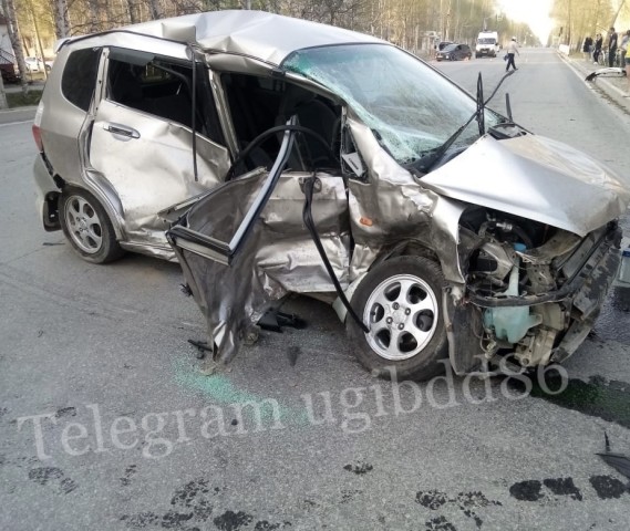 ​В ХМАО 35-летний водитель автомобиля нарушил ПДД и погиб