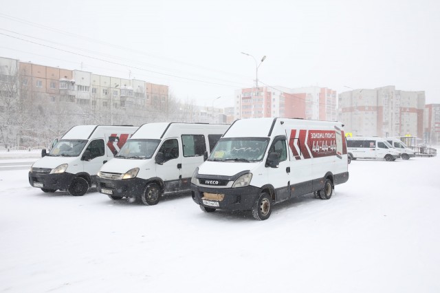 ​Жители Белого Яра жалуются на переполненные автобусы