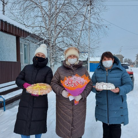Жители Сургутского района поддержали всероссийскую акцию «Маленькие радости для врачей»