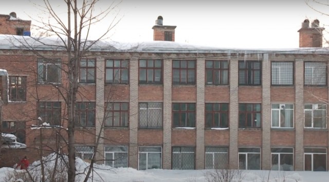 В Бийске закрыли школу №31 из-за угрозы жизни и безопасности детей