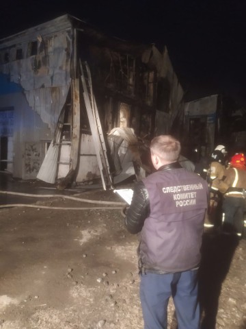В гибели подростка при пожаре в ХМАО подозревают владельца здания