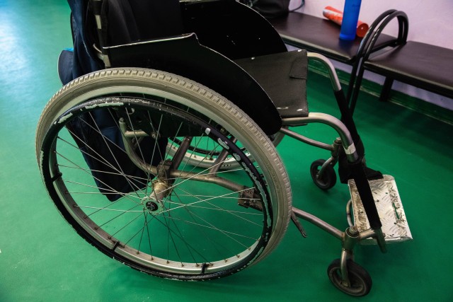 ​Инвалид-колясочник в Нижневартовске не может выйти на улицу