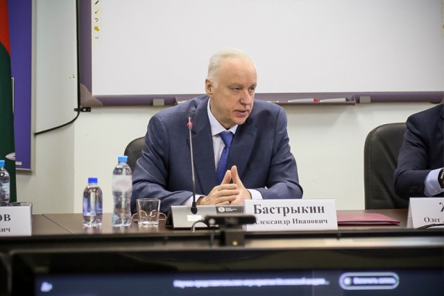 Глава СКР Бастрыкин поручил доложить об инциденте с ребенком из ХМАО, чуть не утонувшем в бассейне