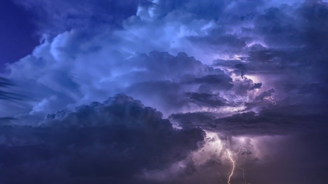 15 июля на Мордовию обрушатся штормовой ветер и гроза