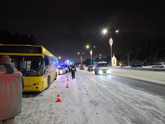 В Сургуте пассажирский автобус попал в ДТП, четверо пострадавших в больнице