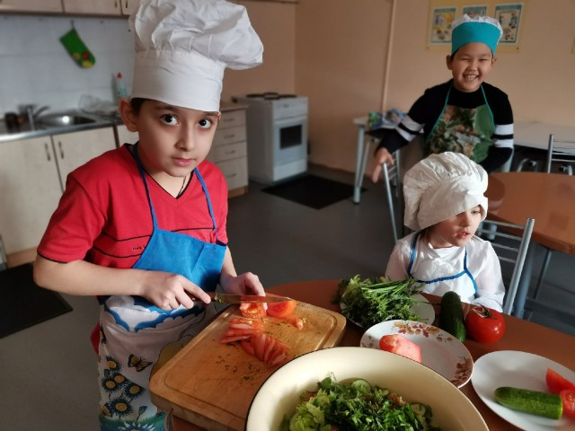 ​В Ульт-Ягунской школе юные поварята осваивают кухню
