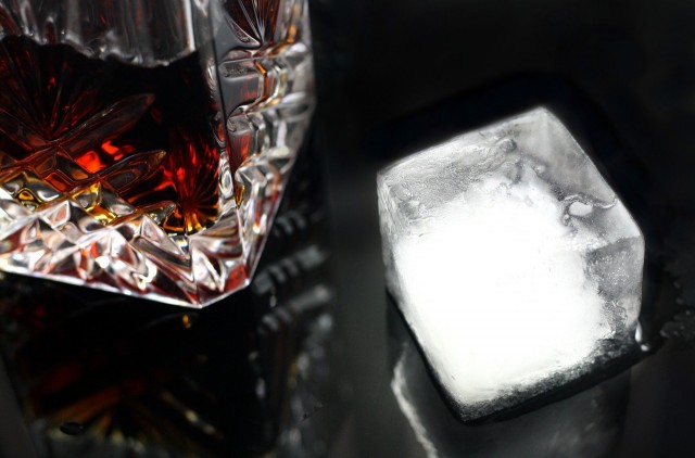 В отдалённое поселение Сургутского района бизнесмен ввёз контрафактный алкоголь