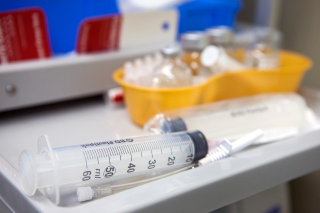 В Югре возбуждено 29 уголовных дел о поддельных сертификатах вакцинации