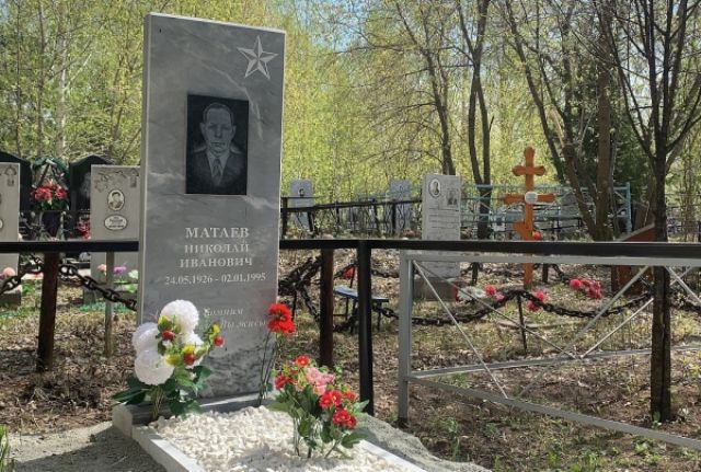 В Челябинске сестра ветерана 10 лет добивалась замены памятника на могиле
