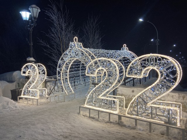 В Сургуте к Новому году установили более 10 световых фигур