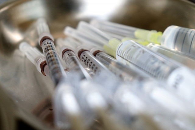 Тюменцам в борьбе с коронавирусом поможет новая вакцина