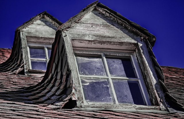 За ремонт крыши старинного здания без разрешения омич заплатит 7 тысяч