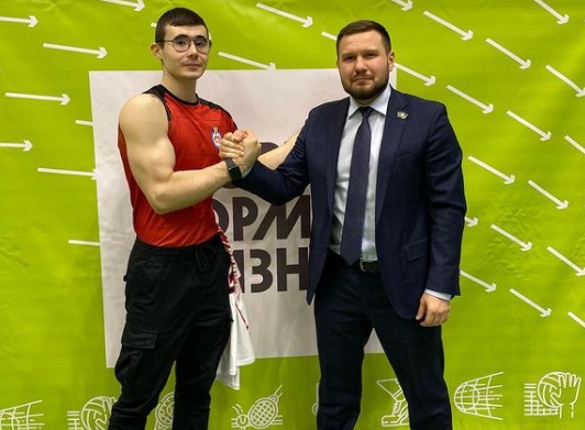 ​Земляки поздравляют чемпиона мира по армрестлингу из Сургутского района