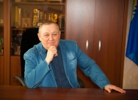 Подарил мне отец книгу маршала Жукова... Подарил мне отец книгу маршала Жукова...