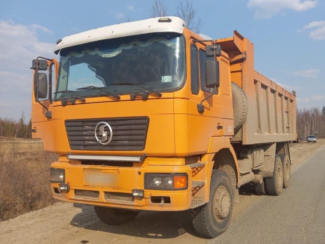 ​В Нефтеюганском районе Югры грузовик насмерть сбил пешехода