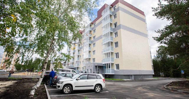 ​Жители Барсова получили ключи от новых квартир