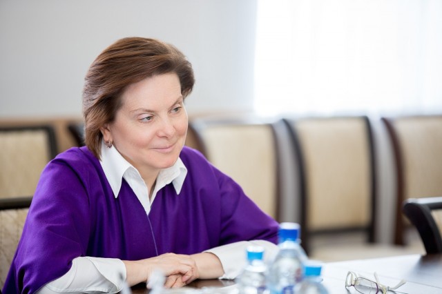 Губернатор Наталья Комарова излечилась от коронавируса