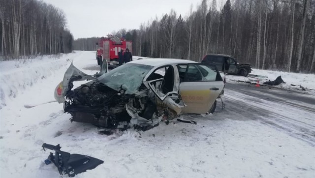 В Томской области после ДТП двое скончались, ещё четверо госпитализированы