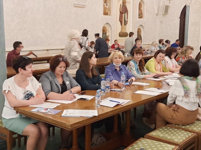 Педагоги Белоярской школы приняли участие в Международных образовательных чтениях в Москве