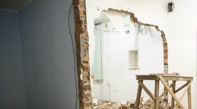 ​Под Екатеринбургом в жилом доме рухнула стена