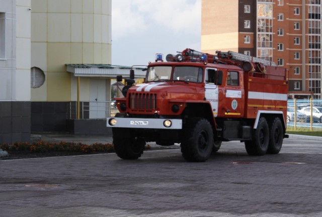 В ДТП с участием пожарной машины на Бакинских в Екатеринбурге погиб кондуктор автобуса