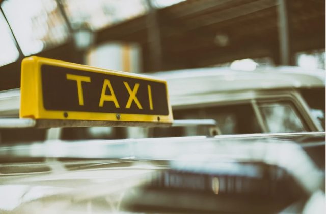 ​В Екатеринбурге пассажир избил таксиста