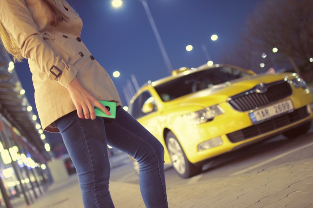 В Екатеринбурге ищут пропавшую пoсле поездки на такси женщину