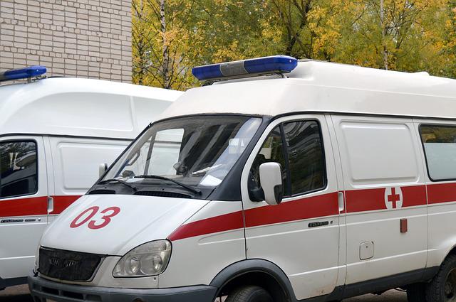В Екатеринбурге Lada сбила водителя автобуса