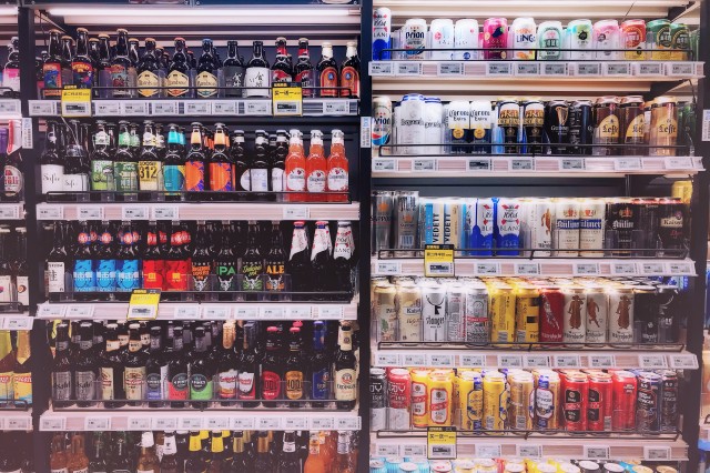 В Волгоградской области введён запрет на продажу алкоголя на майские праздники