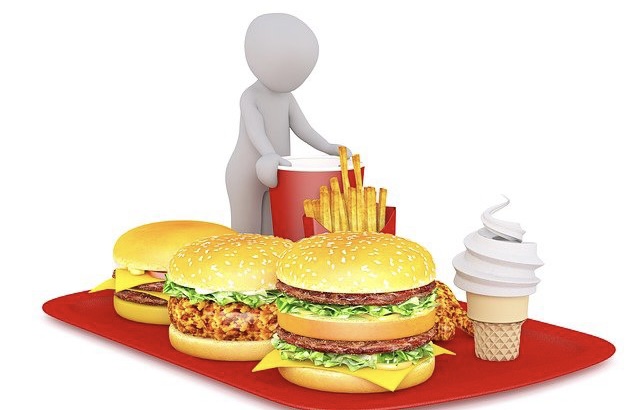 Жители Екатеринбурга снова атаковали McDonald’s накануне закрытия ресторана Жители Екатеринбурга снова атаковали McDonald’s накануне закрытия ресторана