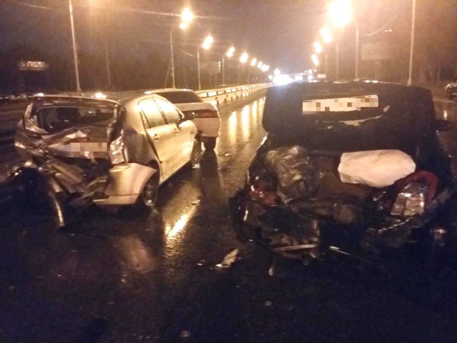 В Югре в массовом ДТП столкнулись четыре автомобиля, есть пострадавшие