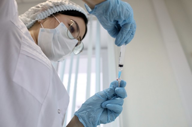 Главврач сургутской поликлиники: вакцинируйтесь через три месяца после болезни