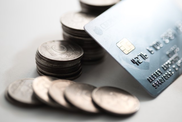 Сбербанк сокращает число отделений и банкоматов в ХМАО