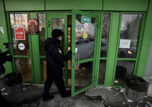 В Нижневартовске из-за сообщений о минировании эвакуировали ТРЦ и суды