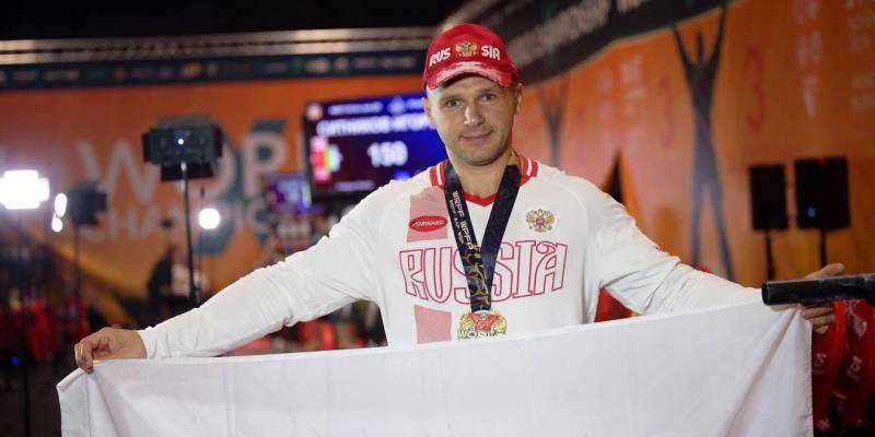 Десантник из ХМАО стал чемпионом мира по силовому двоеборью