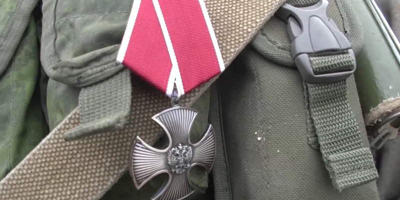 Боец СВО из ХМАО спас сослуживцев из-под огня и получил орден Мужества Боец СВО из ХМАО спас сослуживцев из-под огня и получил орден Мужества